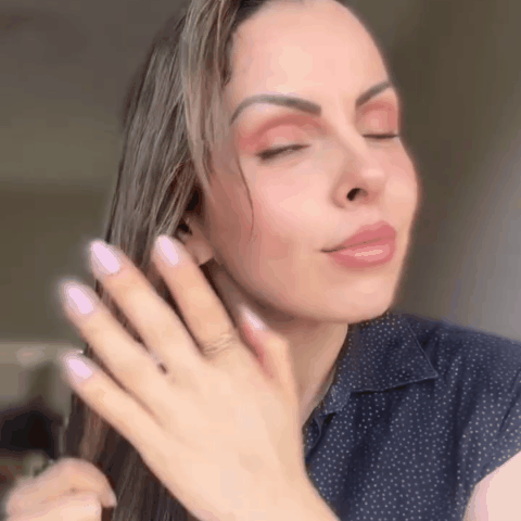 liviamaiaraoficial_1787610365_3971085617596938057_176638323.gif